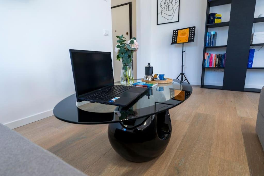 Apartment Rossini Vicino Al Teatro Rossini By Yohome